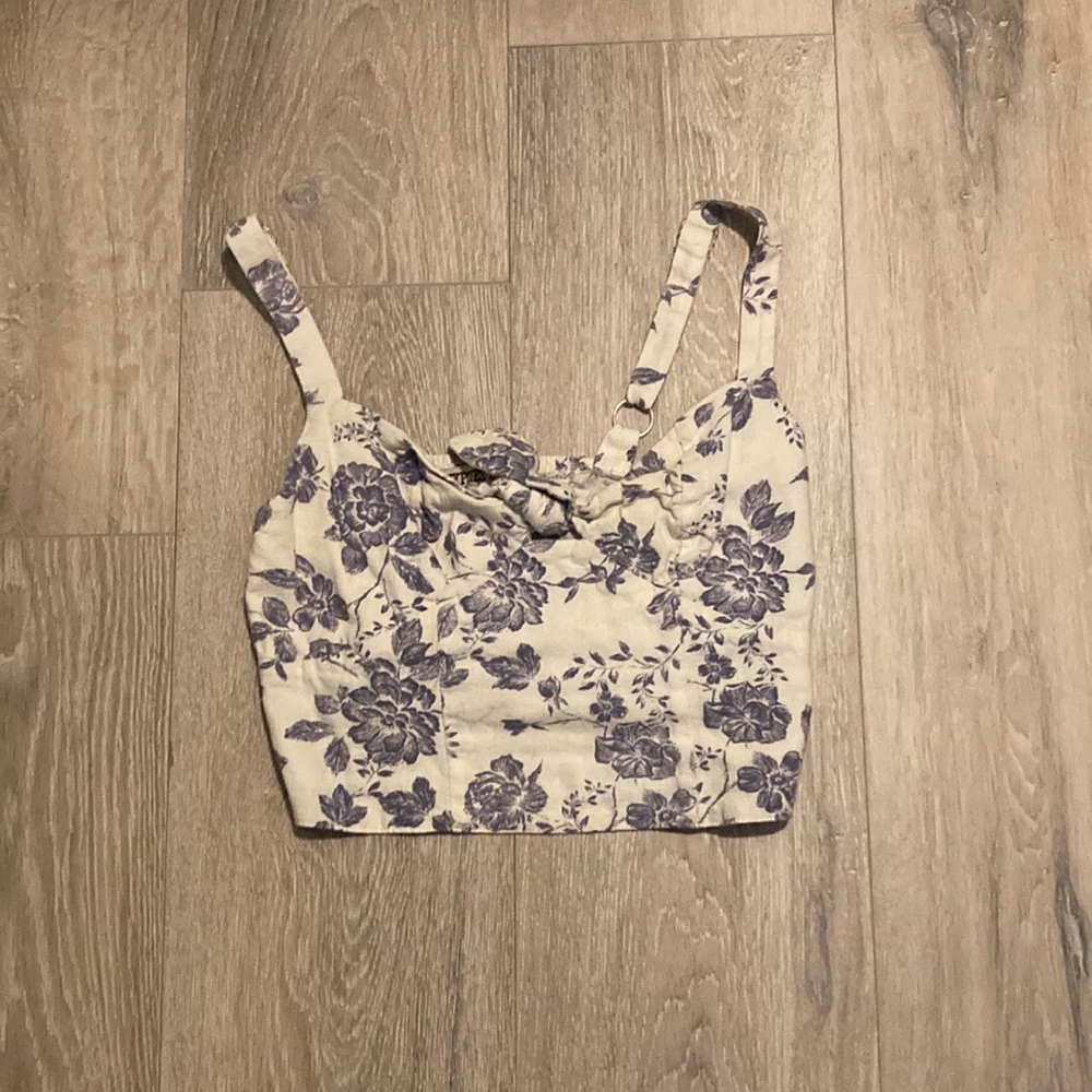 Gypsies & Moondust Cute Flower Crop-top